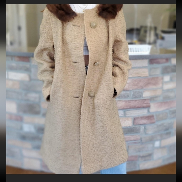 Vintage 1960s wool and mink coat - Picture 4 of 7